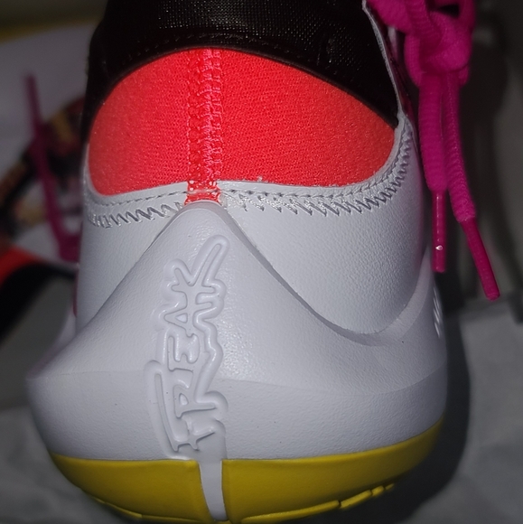 Nike Sneakers - Picture 11 of 17